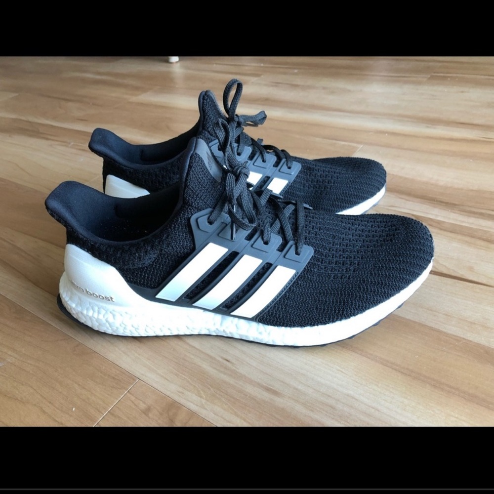 Adidas UltraBoost DNA 4.0